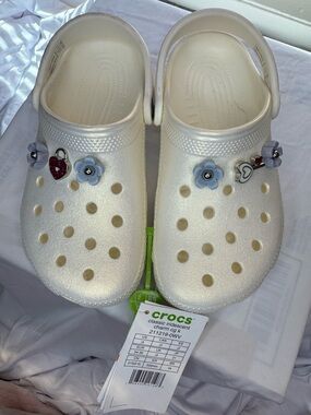 CROCS Kids Classic Iridescent Clogs in Pearl White with Heart & Flower Charms